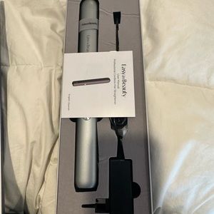 Brand new in box cordless straightener